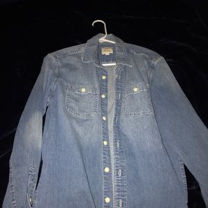 AMERICAN EAGLE DENIM BUTTON DOWN